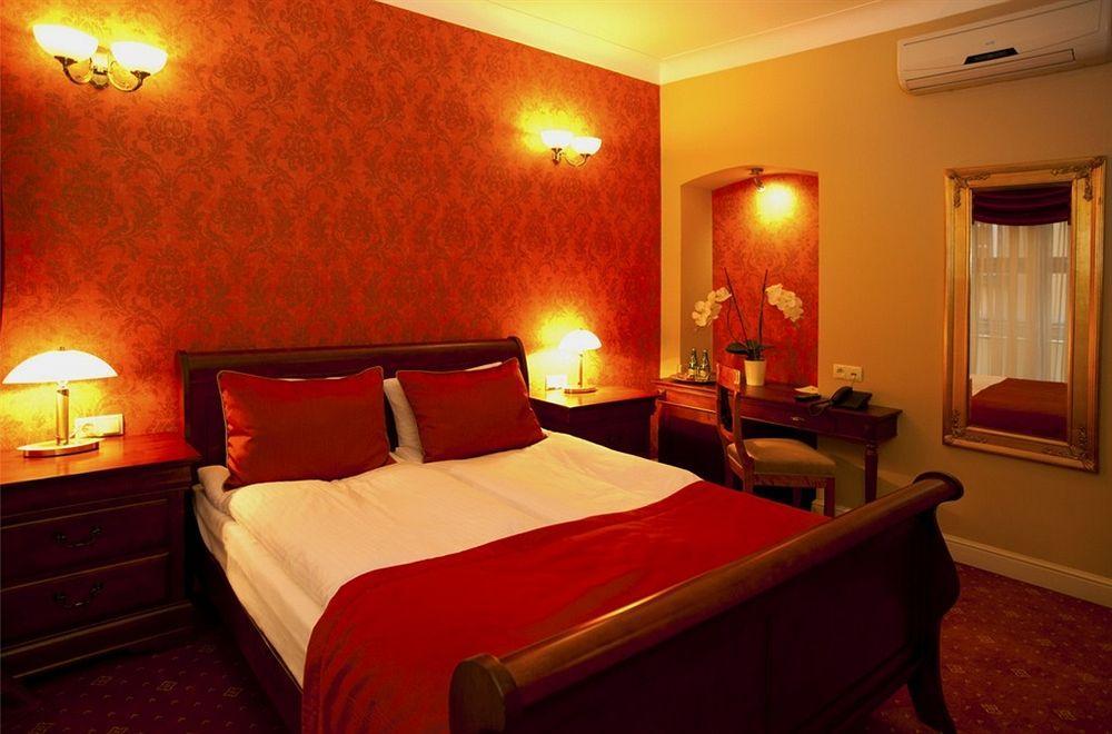 Hotel Kolegiacki Познань Екстер'єр фото